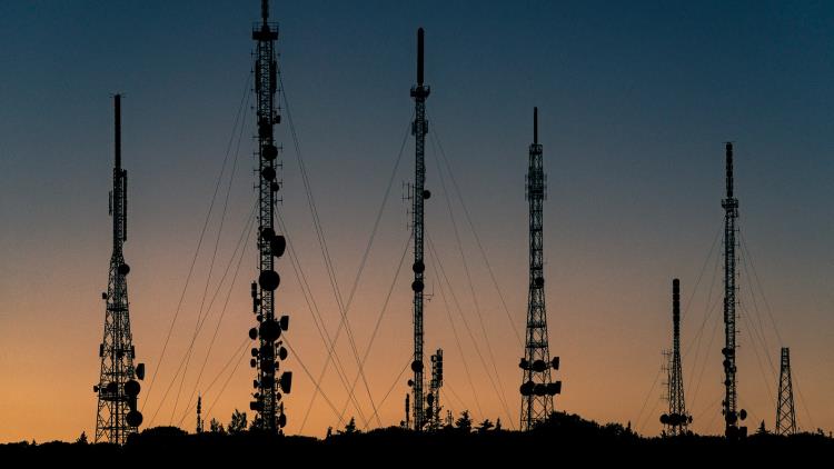 Signal transmission towers